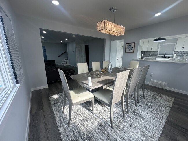 Building Photo - 595 Kingfisher Cir