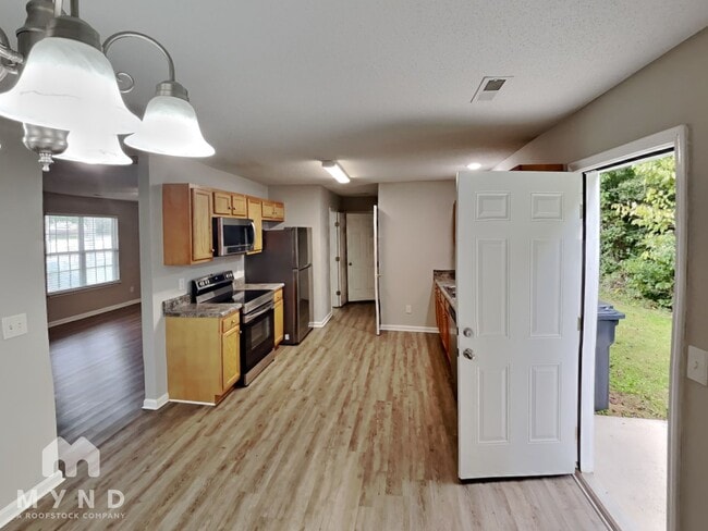 Foto del edificio - 4702 Mallard Creek Dr