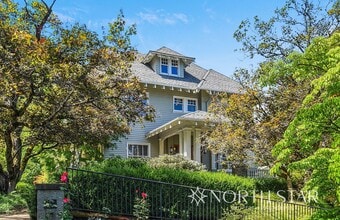 Building Photo - 2233 SW 18th Ave