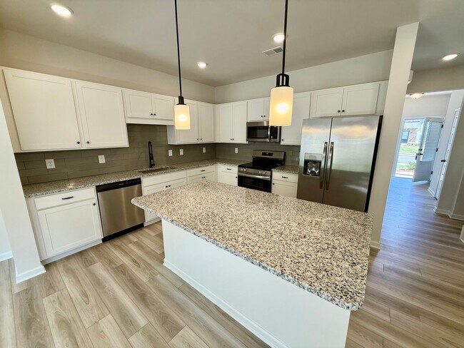 Foto del edificio - New Corner Unit Townhome in Cartersville