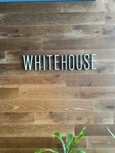 Building Photo - 8400 De Longpre Ave