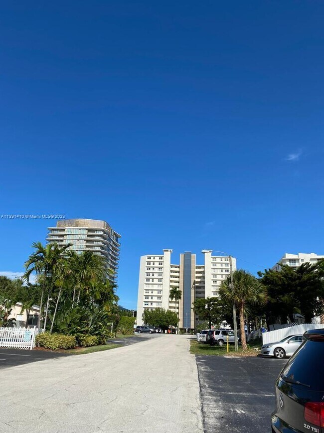 Foto del edificio - 3212 NE 7th Pl