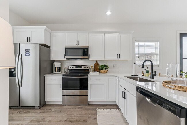 Foto del edificio - 211 Cicero St