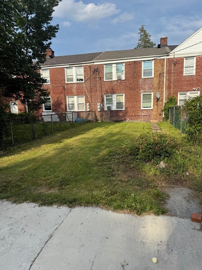 Foto del edificio - 5602 Midwood Ave