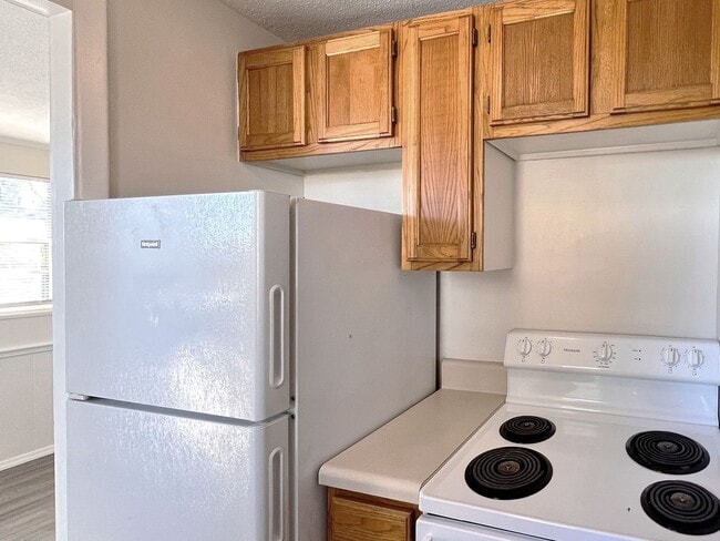 Foto del edificio - 907 Lake Jessie Dr