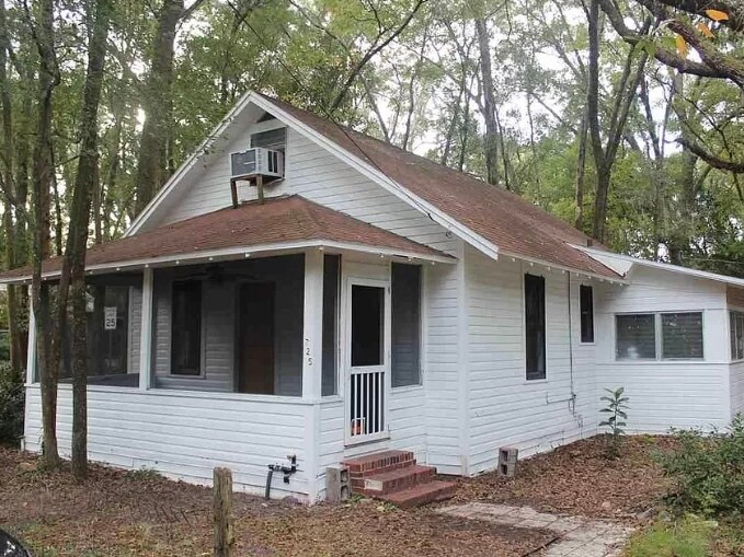Primary Photo - 725 NW 30th Ave
