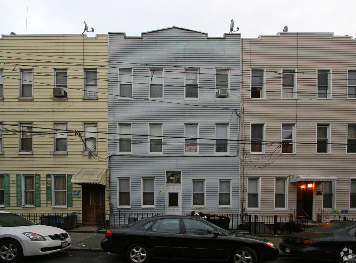 Building Photo - 298 Stanhope St