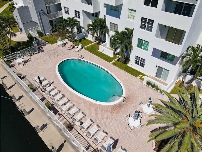 Foto del edificio - 2860 NE 14th St