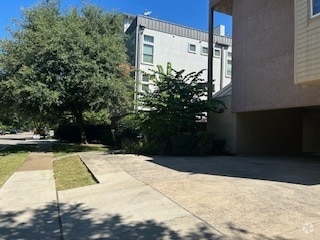 Building Photo - 4004 Gilbert Ave