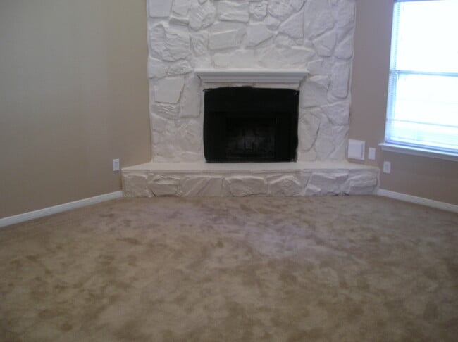Foto del edificio - 5810 Twisted Pine Ct