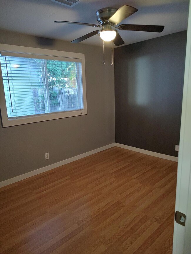 Foto del edificio - 2589 Melrose Loop