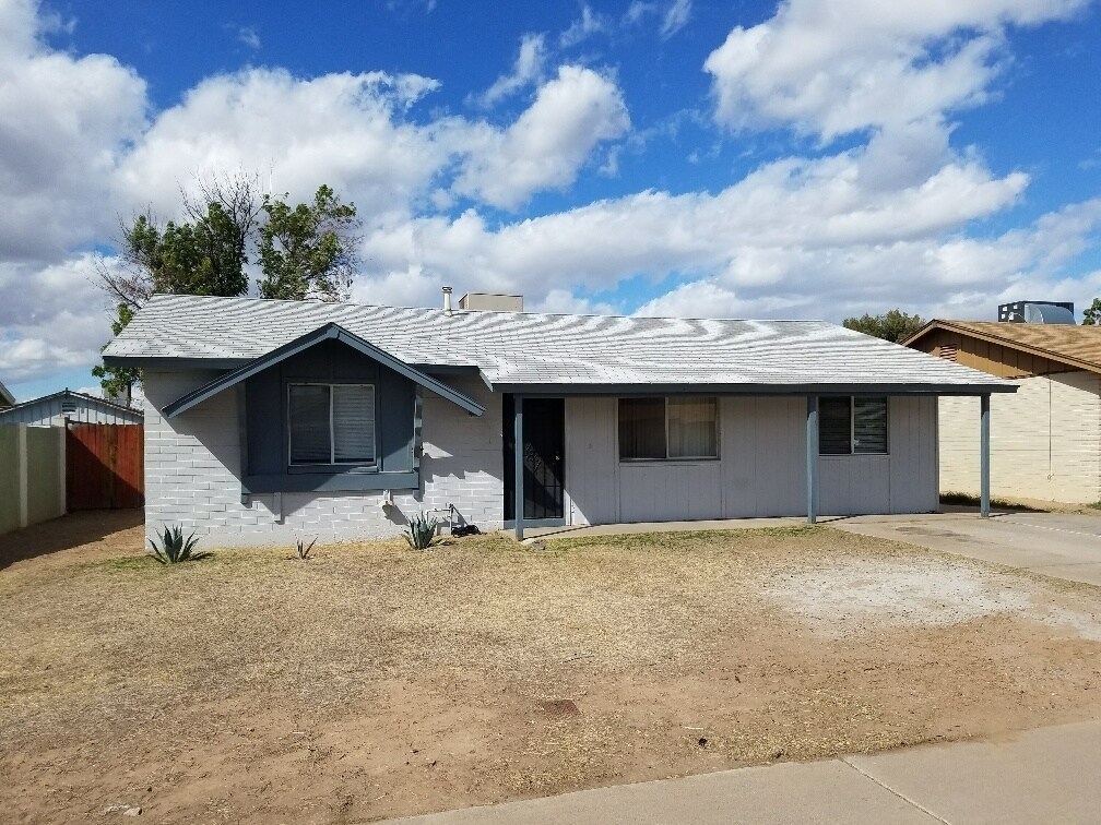 Primary Photo - 3 BED 1 BATHROOM, HOME IN THE MEADOWS-NO H...