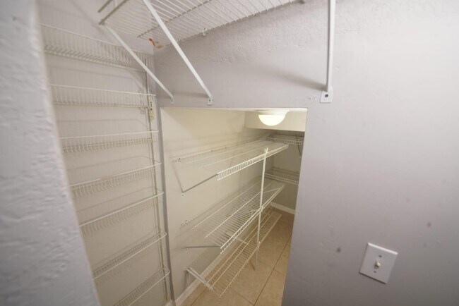 Foto del edificio - 5095 Rambler Rose Way