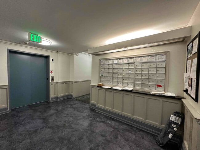 Building Photo - 1714 Park Ave