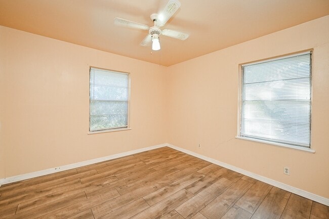 Building Photo - 10302 Woodwind Dr