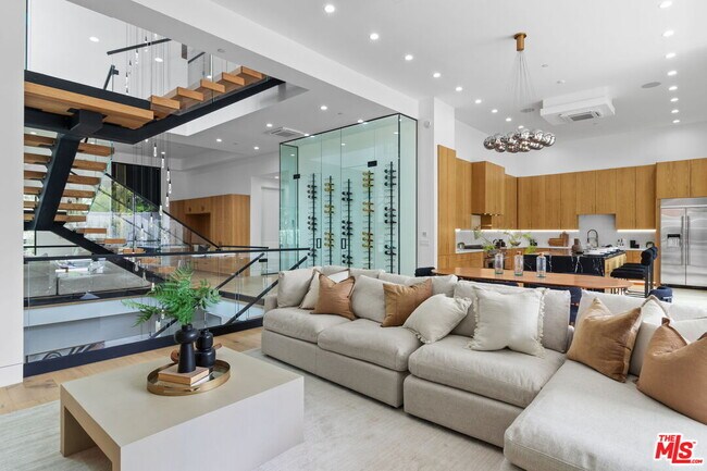 Foto del edificio - 4535 Haskell Ave