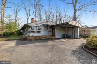 Building Photo - 7141 Oak Ridge Rd