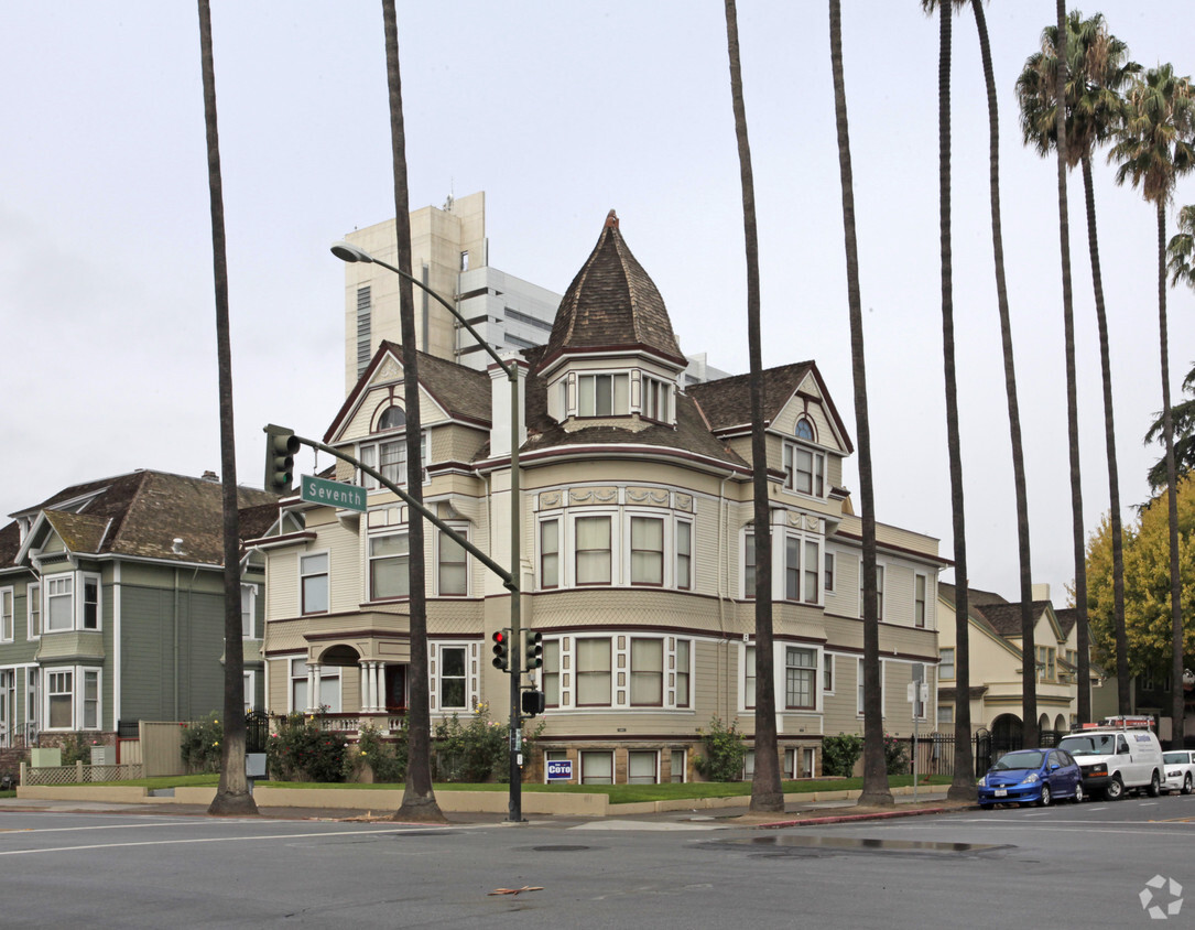 Primary Photo - Dorchester Apartments