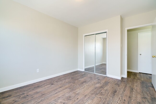 Photo du bâtiment - 1 Bed / 1 Bath in the heart of the city.