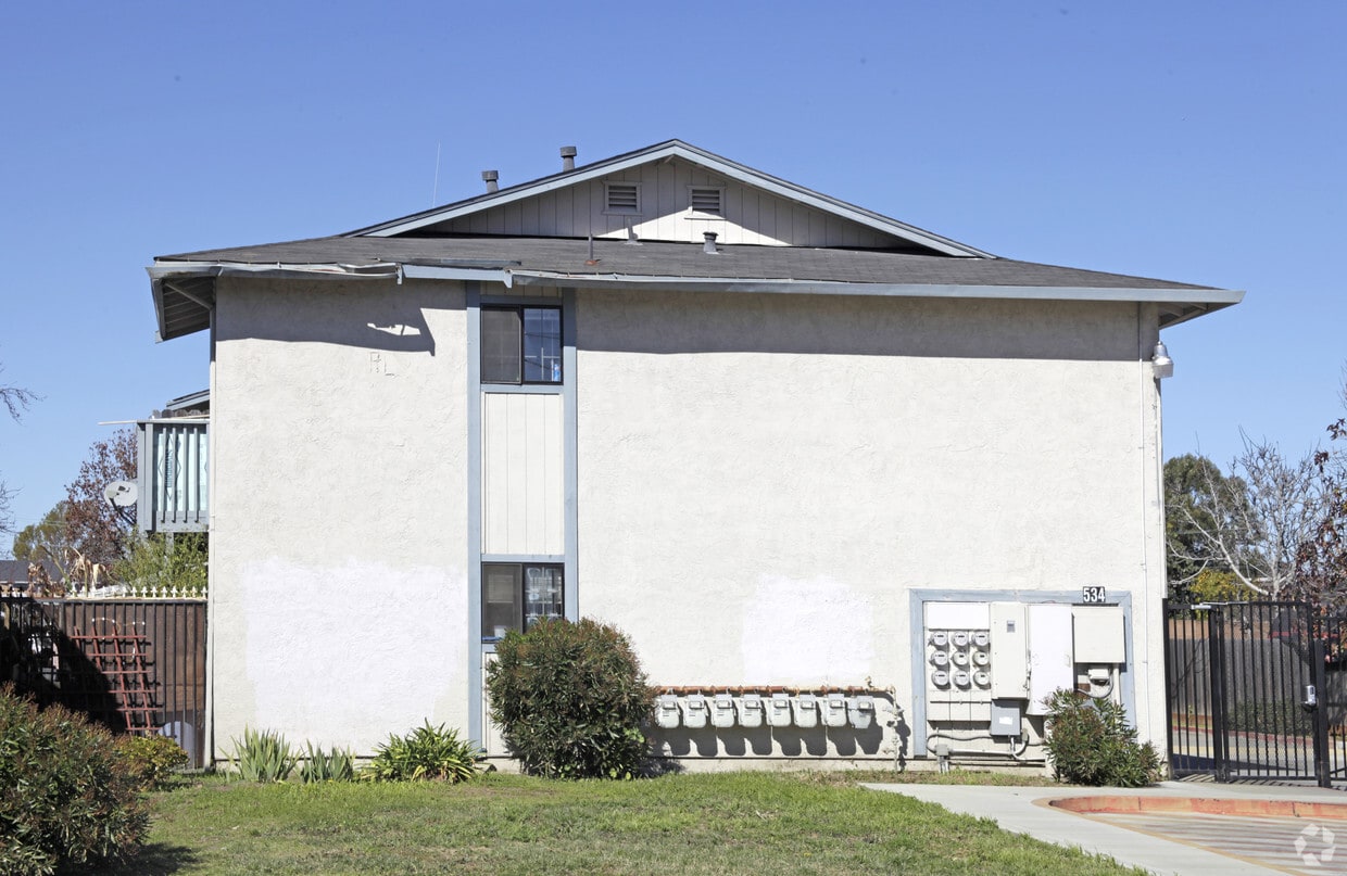 Building Photo - 534 Smalley Ave