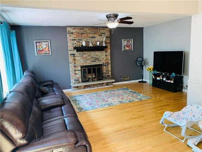 Foto del edificio - 3 br, 3 bath House - 41xx Nathan Lane N
