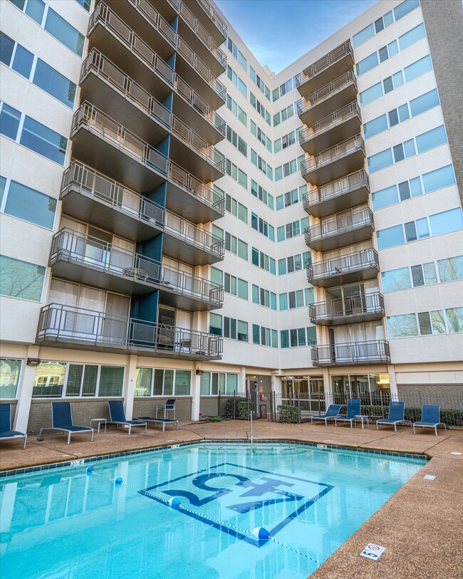 Building Photo - Idlewild 45