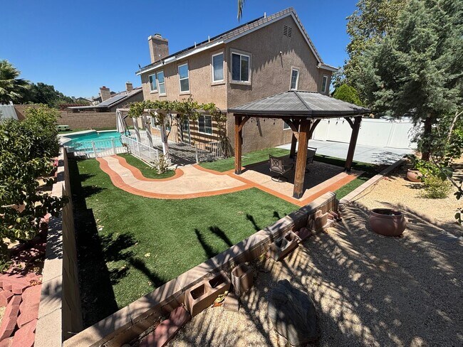 Building Photo - 40067 Villa Moura Dr