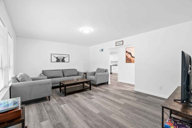 Building Photo - 2633 Garham Dr