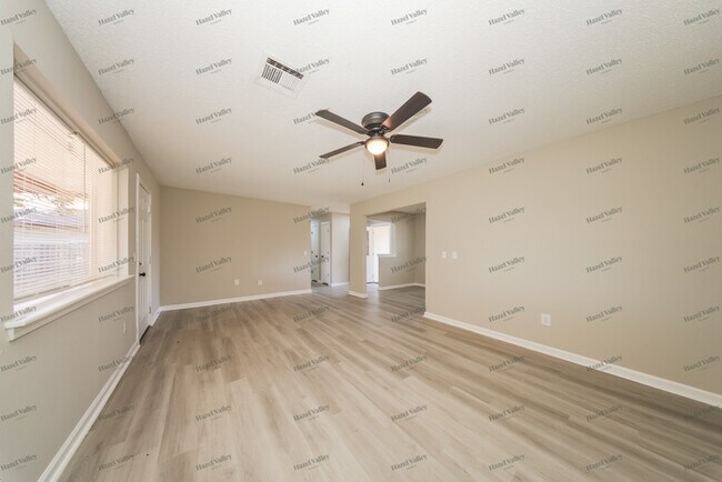 Foto del edificio - 20140 Timber Ridge Rd