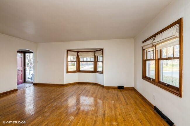 Building Photo - 4614 Beaver Crest Dr