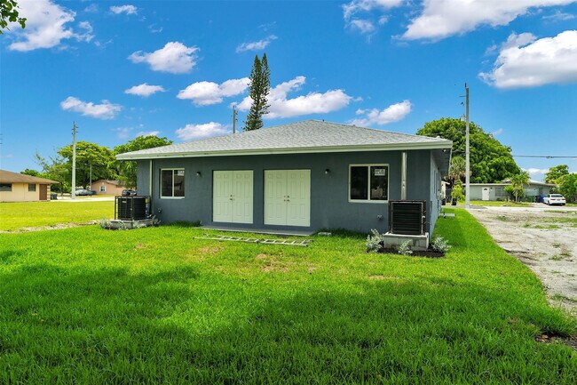 Foto del edificio - 2451 NW 21st St