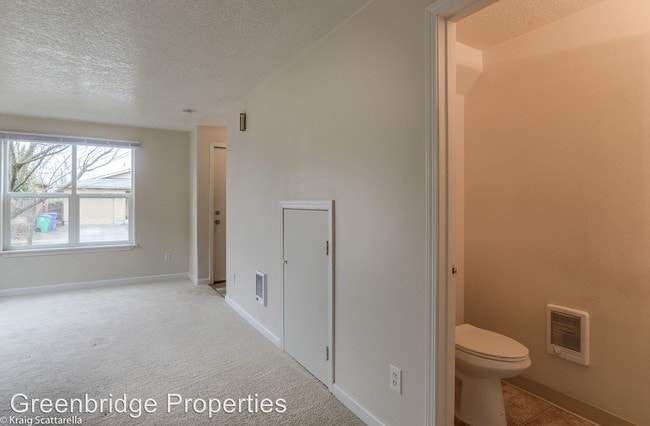 Building Photo - 6431-6433 SE 83rd Ave