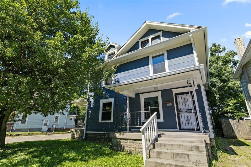 Primary Photo - 3502 N Kenwood Ave