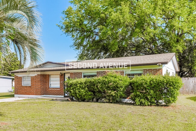 Building Photo - 5033 Locksley Ave