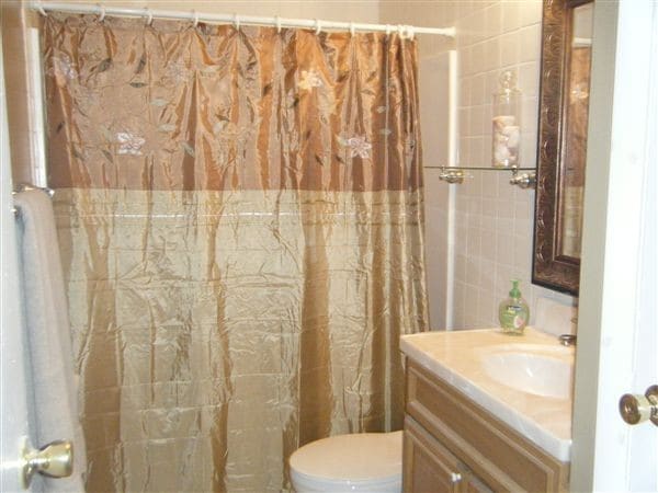 Building Photo - 5556 Viking Dr