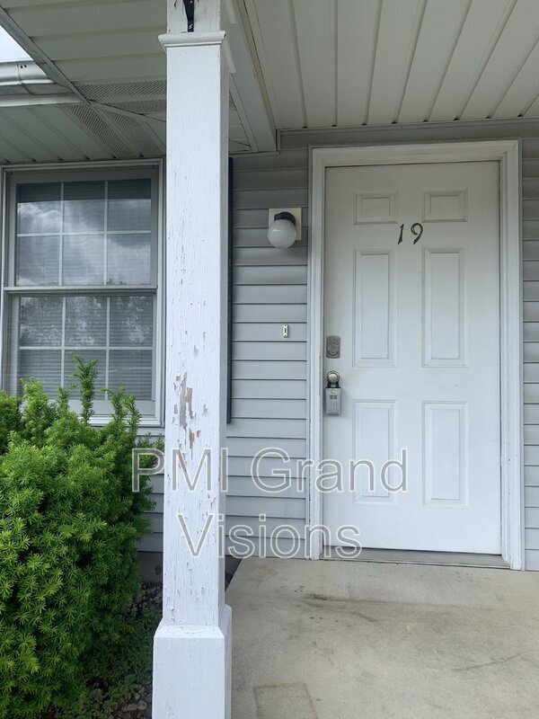 1305 18th St Unit 19, Charleston, IL 61920 Condo for Rent in