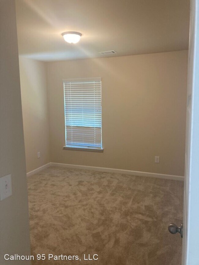 Building Photo - 4 br, 2.5 bath House - 203 Harrison Drive