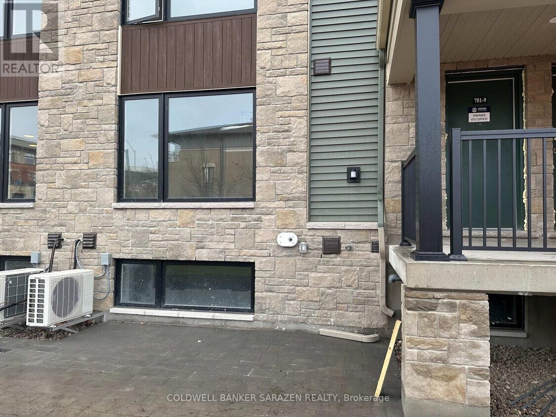 Photo principale - 701 Glenroy Gilbert Dr