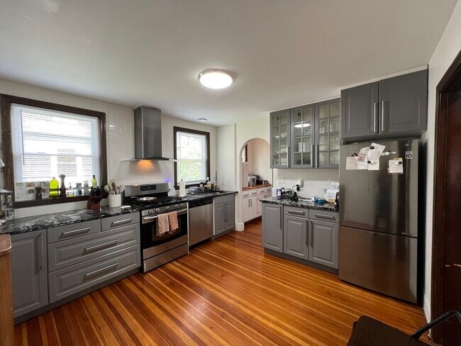 Building Photo - 33 Colberg Ave