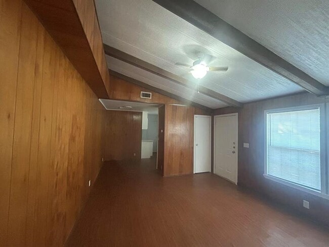 Foto del edificio - 23393 Nameless Rd