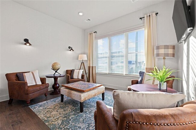 Foto del edificio - 705 Charles Hardy Pkwy