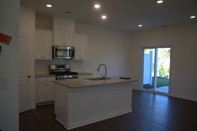 Foto del edificio - 2857_YEAGER DR NW