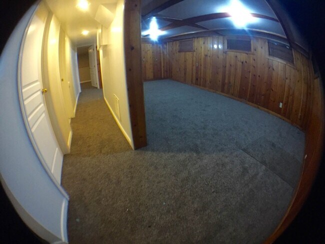 Building Photo - 1383 E Murphys Ln