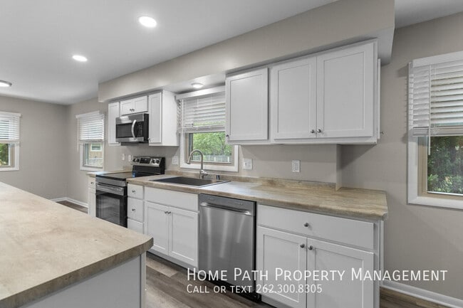 Building Photo - 1412 Cottonwood Dr