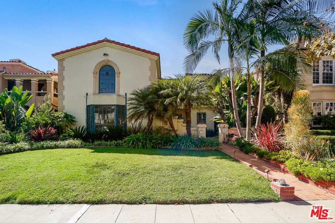 473 S Bedford Dr Unit Upper, Beverly Hills, CA 90212 Room for Rent in