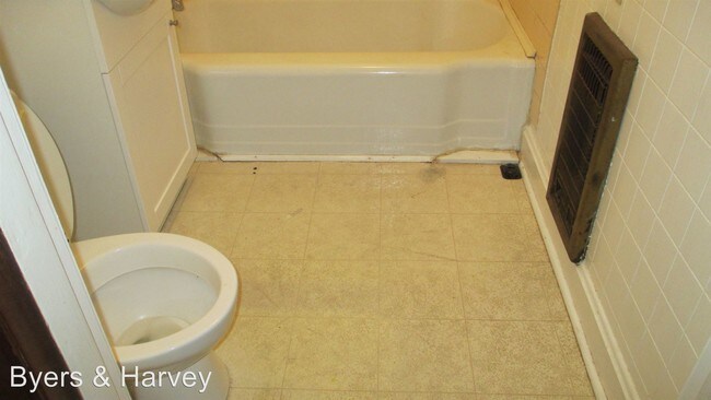 Building Photo - 1473 Golf Club Ln