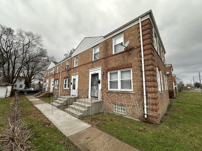 Primary Photo - 7220 Columbia Ave