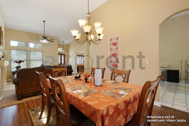 Building Photo - 415 Seaton Dr
