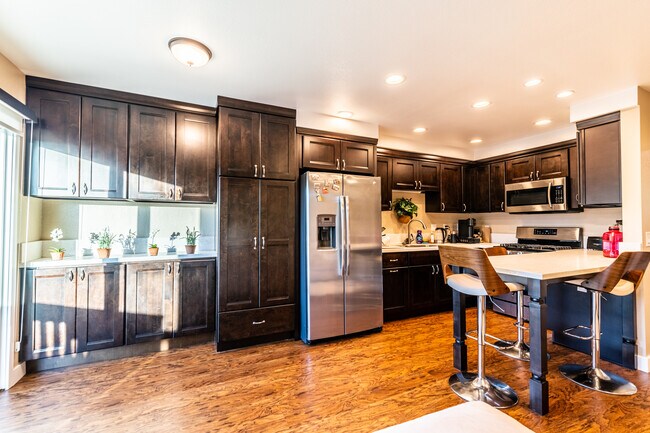 Building Photo - 23821 Hillhurst Dr