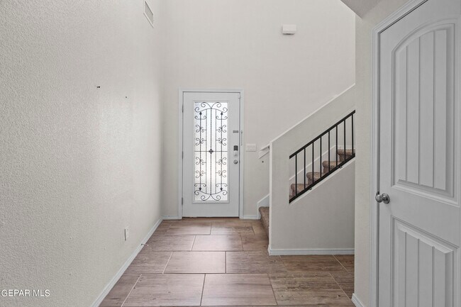 Foto del edificio - 1088 Nepal Sky St